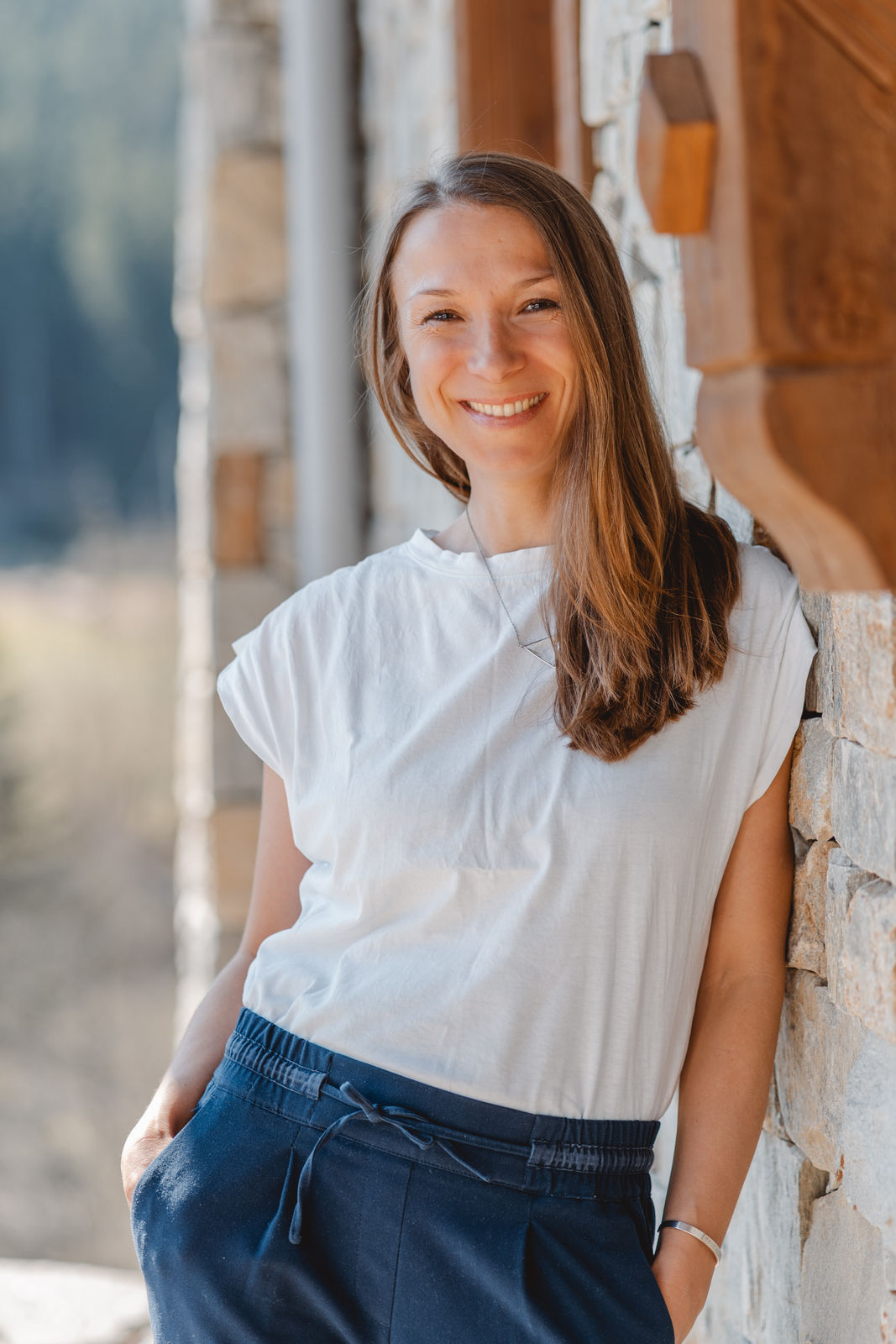 Elena Dorner – Yogalehrerin & Life Coach für Selbstliebe, Achtsamkeit und innere Balance. Bedürfnisse erkennen Paarcoaching Frauencoaching Unzufrieden in der Beziehung Selbstliebe Selbstzweifel Selbstzweifel als Mama Selbstannahme