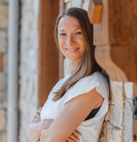 Elena Dorner, Spiritual Life Coach, Yogalehrerin und Mama – begleitet Frauen mit Coaching, Yoga und Meditation auf ihrem Weg zu mehr Selbstliebe und innerer Ruhe. Coaching für Frauen Coaching für Beziehungen Selbstliebe und Selbstannahme Yoga Retreat coaching Retreat Selbstwert steigern Selbstvertrauen steigern Raus aus dem Jammermodus Burnout Prävention Stressreduzieren