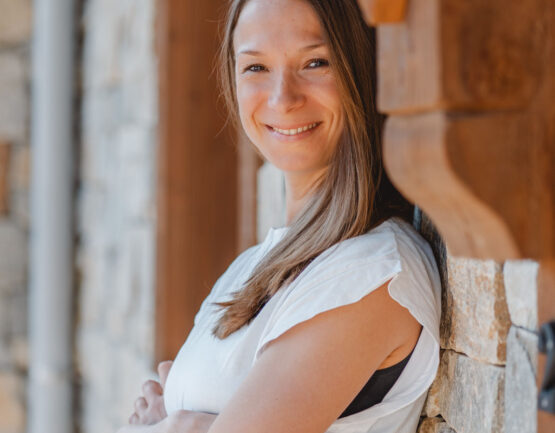 Elena Dorner, Spiritual Life Coach, Yogalehrerin und Mama – begleitet Frauen mit Coaching, Yoga und Meditation auf ihrem Weg zu mehr Selbstliebe und innerer Ruhe. Coaching für Frauen Coaching für Beziehungen Selbstliebe und Selbstannahme Yoga Retreat coaching Retreat Selbstwert steigern Selbstvertrauen steigern Raus aus dem Jammermodus Burnout Prävention Stressreduzieren