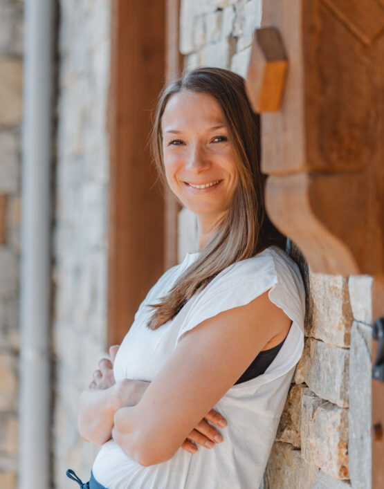 Elena Dorner, Spiritual Life Coach, Yogalehrerin und Mama – begleitet Frauen mit Coaching, Yoga und Meditation auf ihrem Weg zu mehr Selbstliebe und innerer Ruhe. Coaching für Frauen Coaching für Beziehungen Selbstliebe und Selbstannahme Yoga Retreat coaching Retreat Selbstwert steigern Selbstvertrauen steigern Raus aus dem Jammermodus Burnout Prävention Stressreduzieren