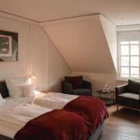 Elena begleitet Teilnehmerinnen im Yoga Retreat mit Coaching-Impulsen und Austausch in geschütztem Rahmen.